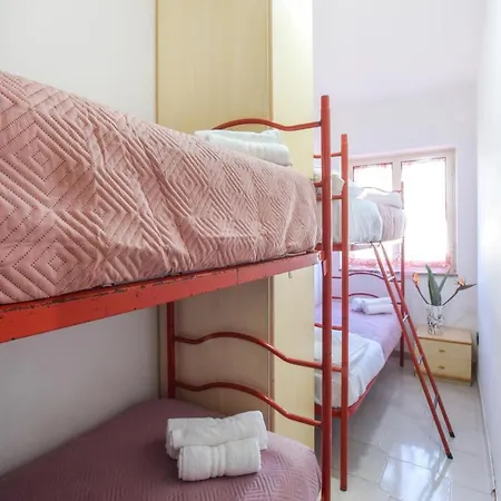 בית נופש 3 Bedroom Beautiful In
