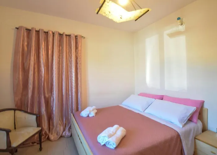 3 Bedroom Beautiful In Casa de Férias