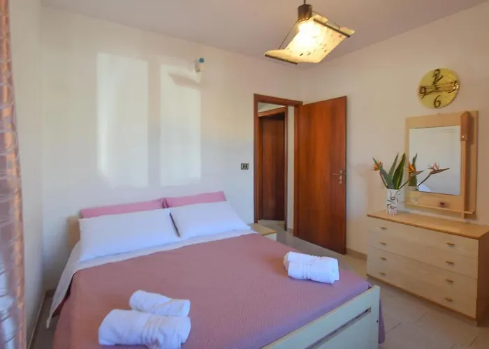 3 Bedroom Beautiful In * Ricadi