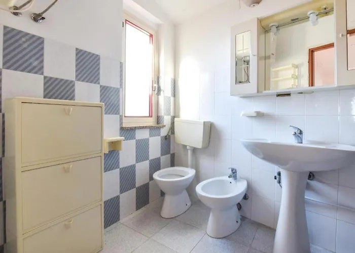 3 Bedroom Beautiful In Casa de Férias *